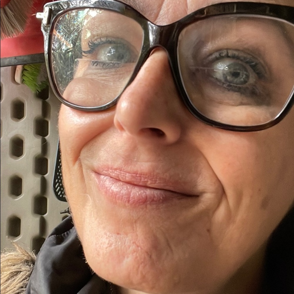 Meet your Posher, Laura